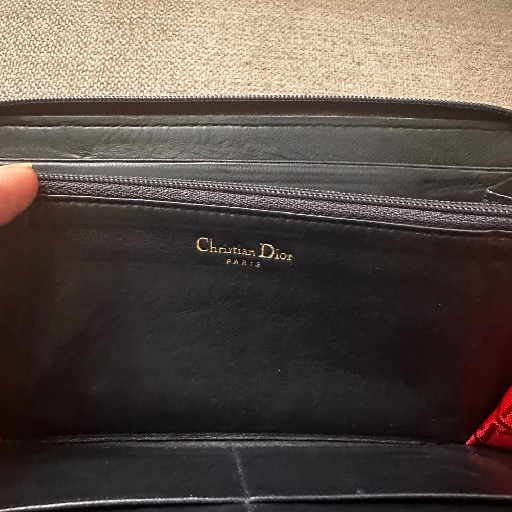 Dior Black Quilted Wallet Sophisticated Design